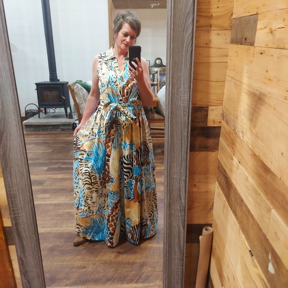 Lilly Pulitzer Gal - Picture 1 of 5